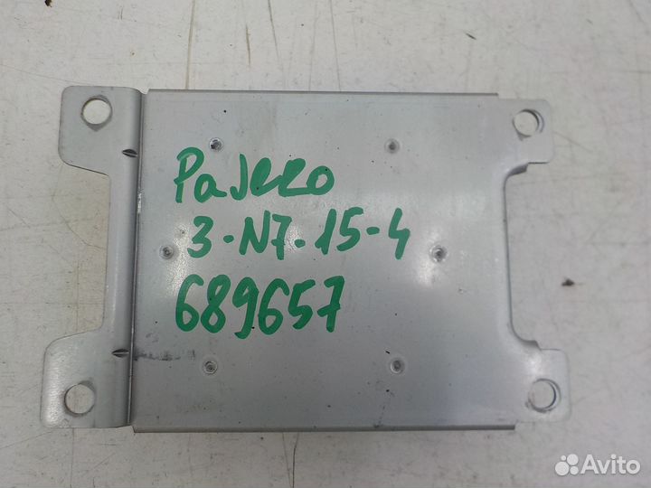 Блок управления подушками безопасности Mitsubishi