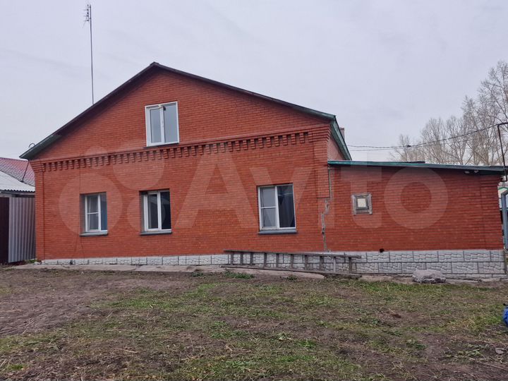 Дом 197 м² на участке 6,6 сот.