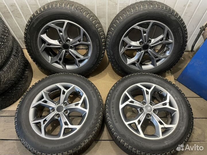 Зимние колеса R17, 5:114.3, Nokian 225/65/17