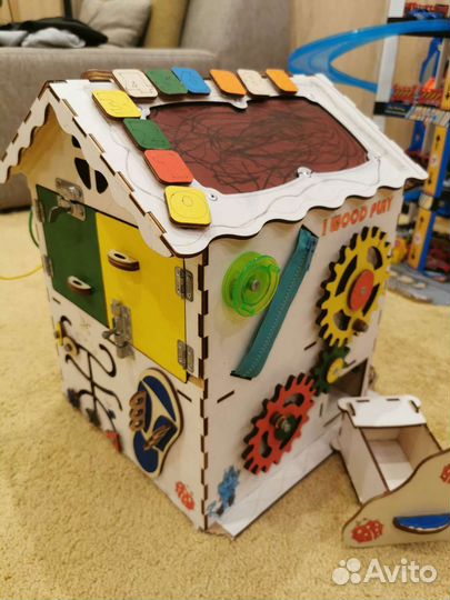 Бизиборд домик бу
