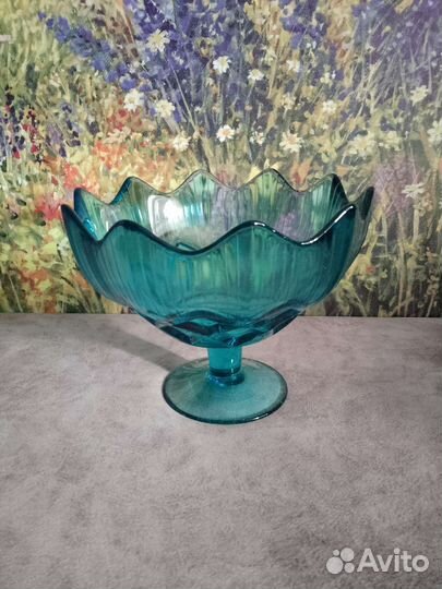Ваза на ножке цветное стекло СССР