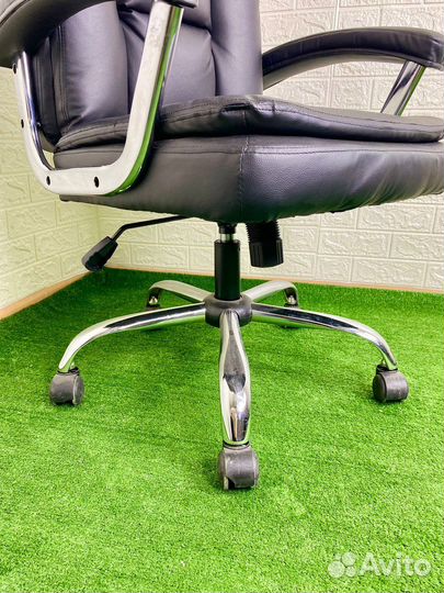 Офисное кресло новое