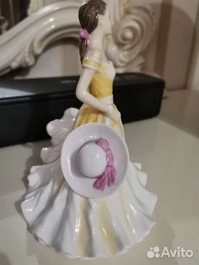 Фарфоровая статуэтка English Ladies Англия