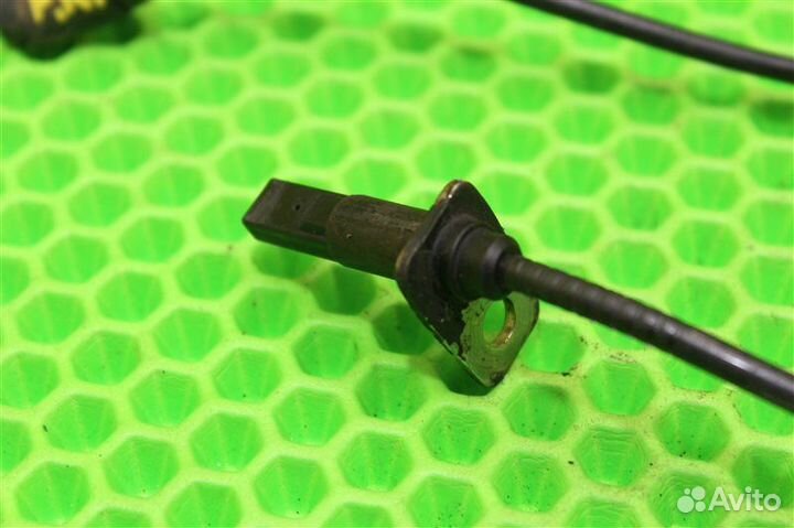 Датчик abs передний правый Suzuki Grand Vitara