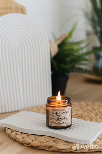 Ароматическая свеча с деревянным фитилем с треском