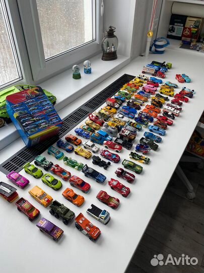 Машинки+треки хот вилс Hot wheels