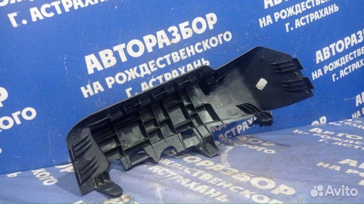 Держатель задней полки Opel Astra H хэтчбек 2009