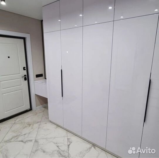 Распашной шкаф