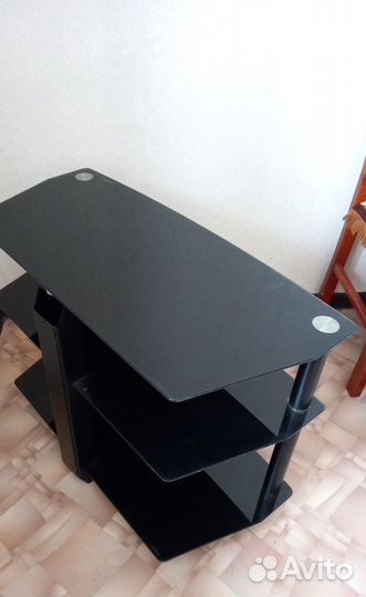 Стеклянная тумба под тв