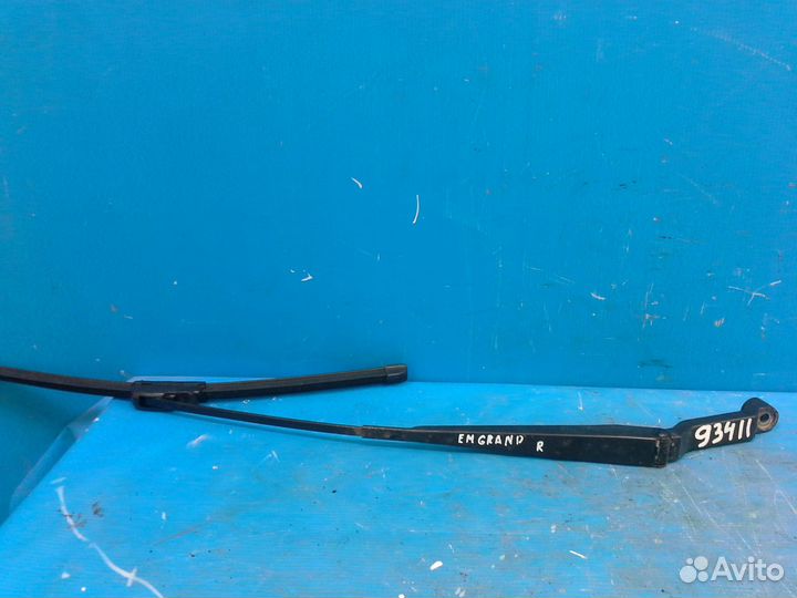 Поводок стеклоочистителя передний правый Geely emg