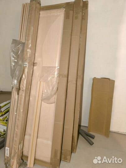 Двери межкомнатные с коробкой новые