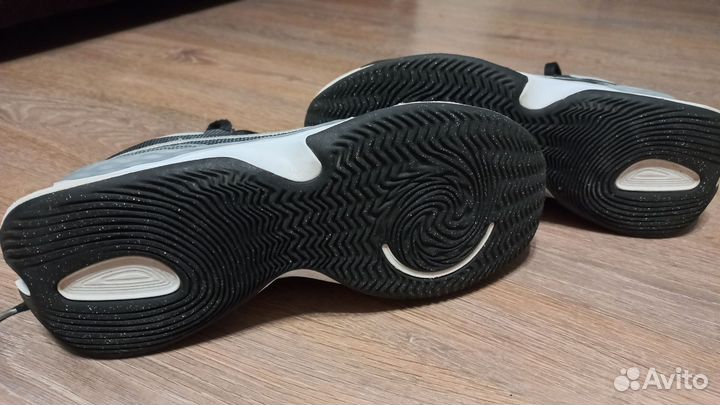 Кроссовки баскетбольные