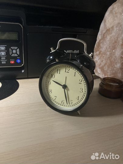 Часы будильник
