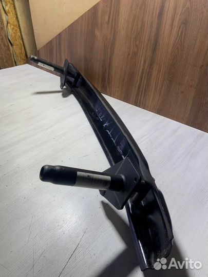 Усилитель бампера задний Volkswagen Jetta AVH 2003