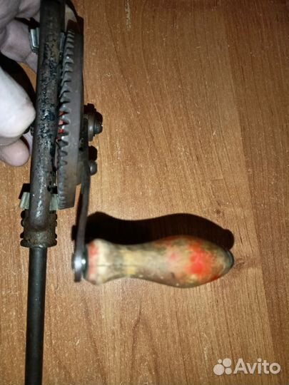 Дрель ручная