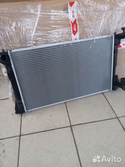 Радиатор toyota avensis авенсис