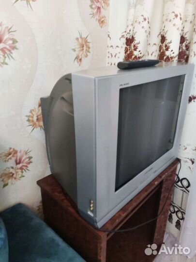 Телевизор Samsung с тумбой