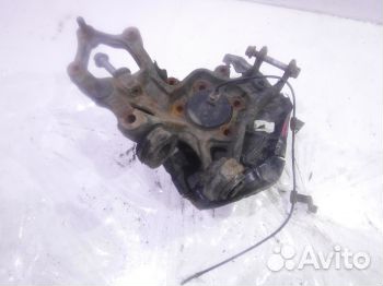 Кулак задний правый Мазда