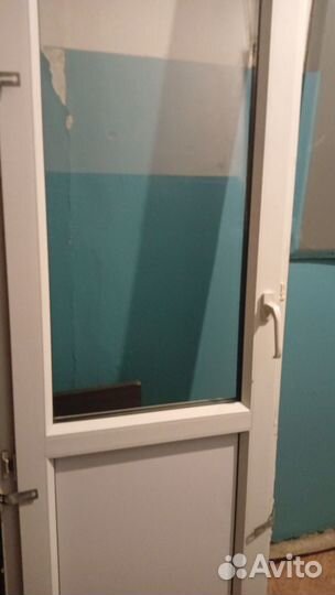 Дверь балконная б/у в хорошем состоянии