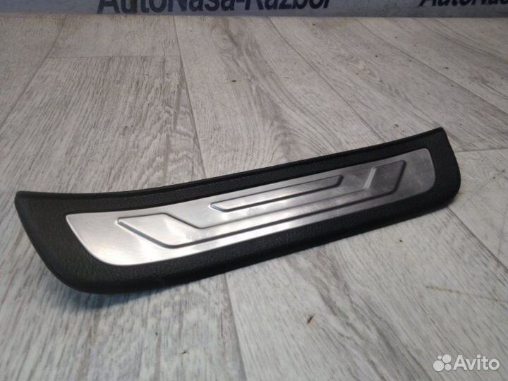 Накладка на порог задняя правая Kia Sorento G4KE