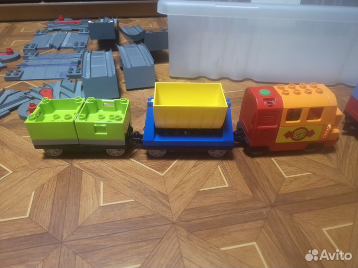 Lego duplo 2 грузовых поезда и рельсы