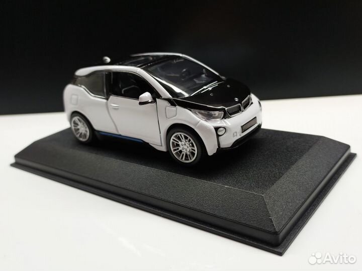 1:43 BMW i3