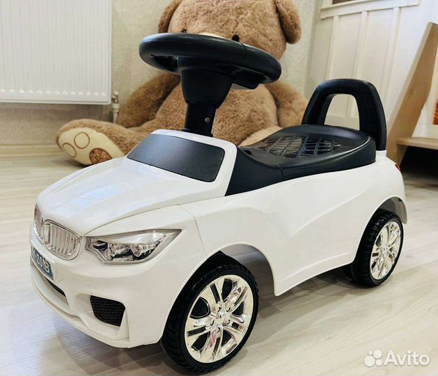 Машинка каталка bmw