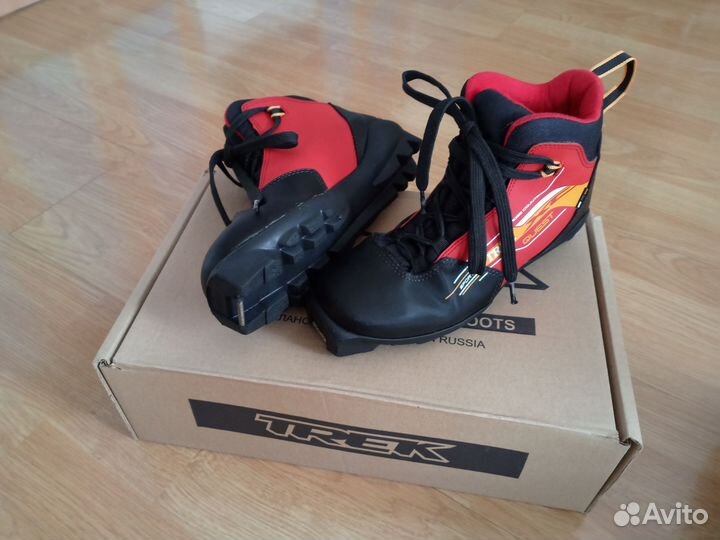 Лыжные ботинки