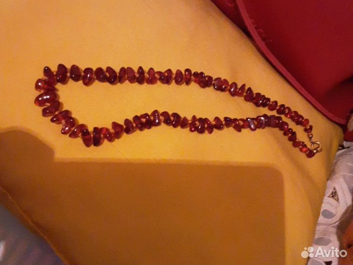 Янтарные бусы