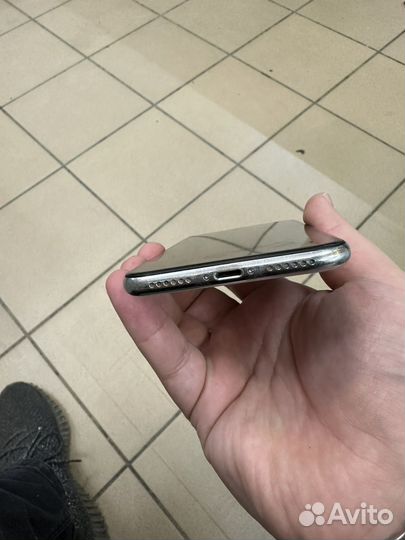 iPhone X, 64 ГБ