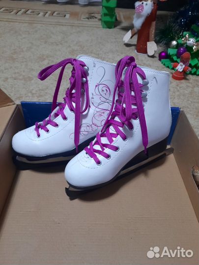 Коньки фигурные, 34 размер