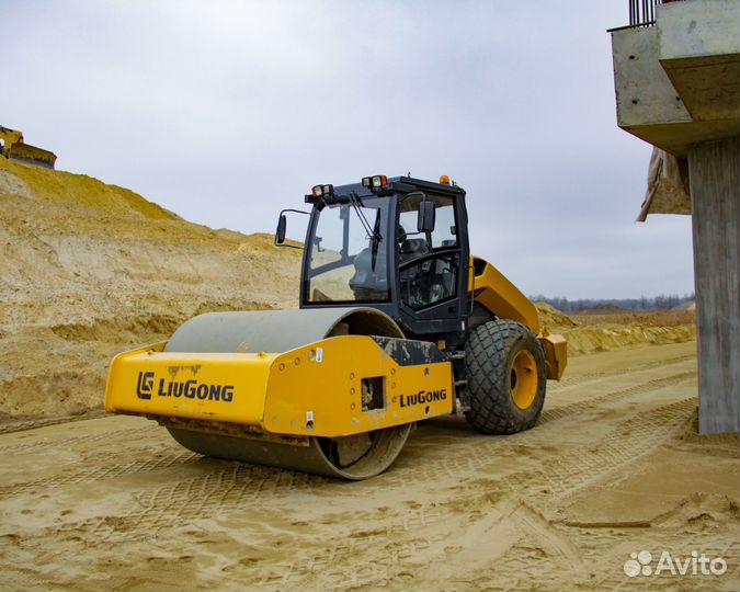 Грунтовый каток liugong CLG6616E