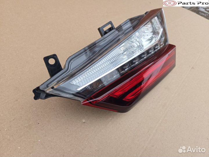 Фонарь в крышку багажника б/у Лексус рх 4