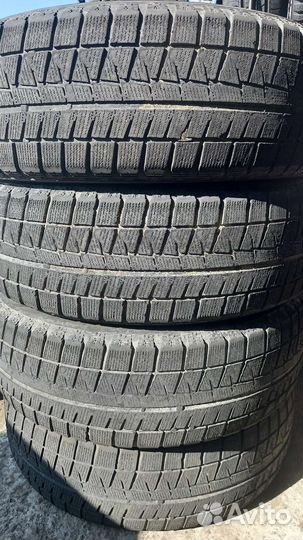 Bridgestone Blizzak Revo GZ 215/65 R16