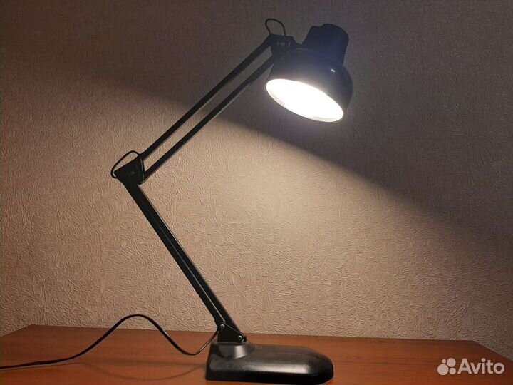 Лампа настольная