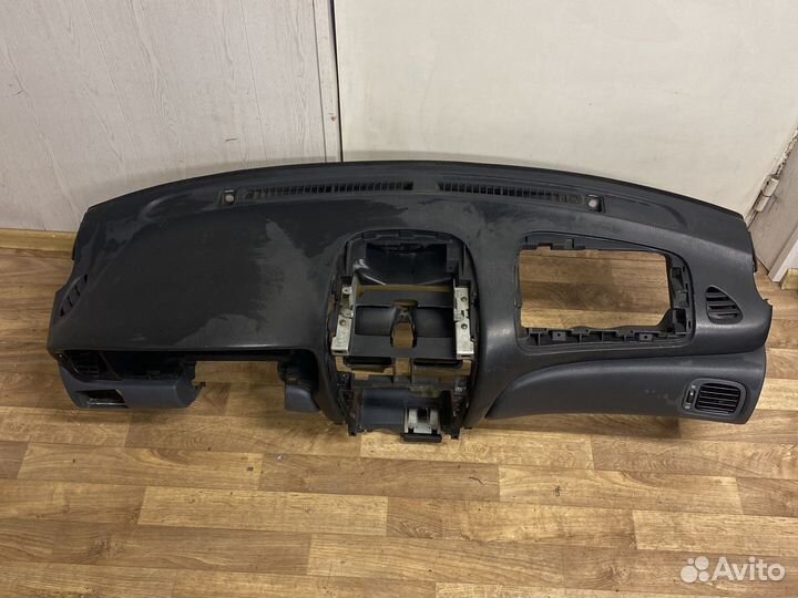 Панель приборов (торпедо) Ниссан Альмера N16