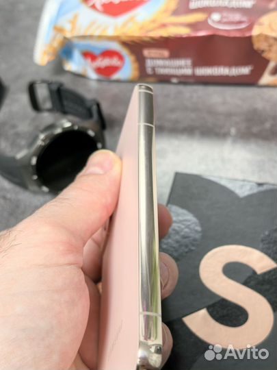 Samsung Galaxy S22, 8/128 ГБ