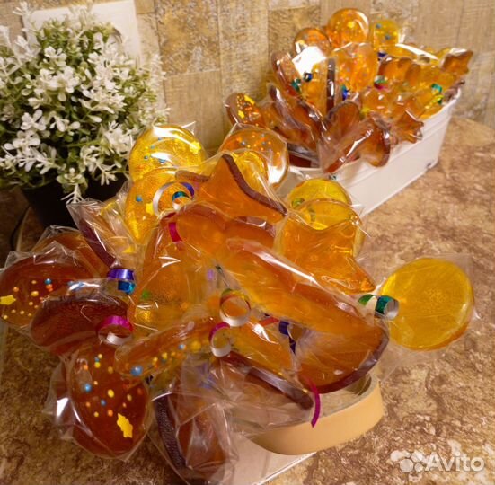 Леденцы на палочке из сахара