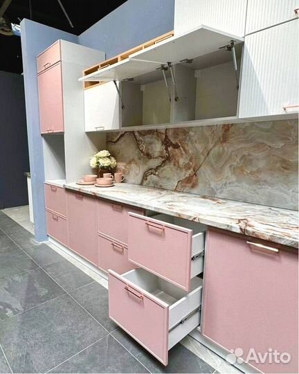 Кухонный гарнитур новый