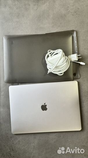 MacBook Pro (15-inch, 2016) с тачпадом, 512