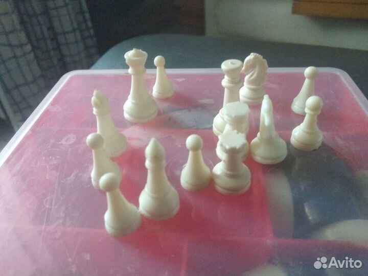 Шахматные фигуры пластик маленькие