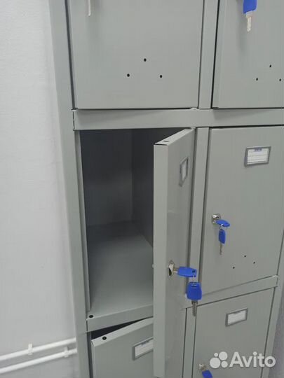 Шкаф для хранения сумок