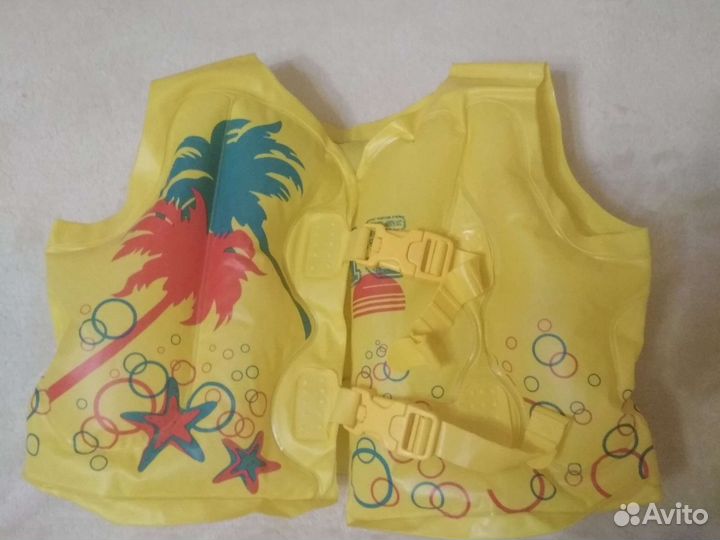 Плавательный жилет