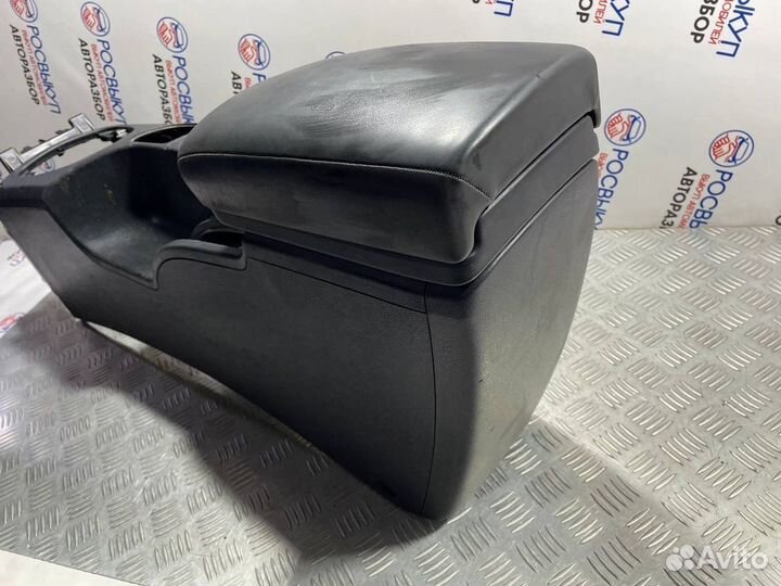 Подлокотник Nissan Qashqai + 2