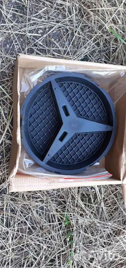 Кронштейн эмблемы A 000 888 00 60