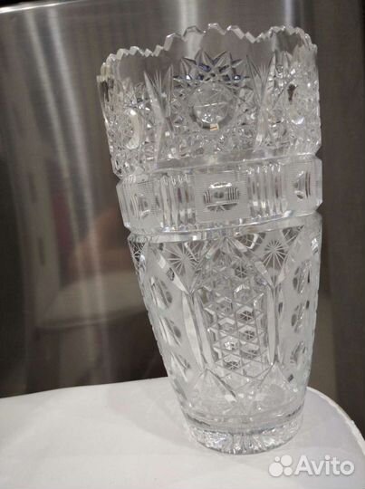 Хрусталь и синие салатники из стекла