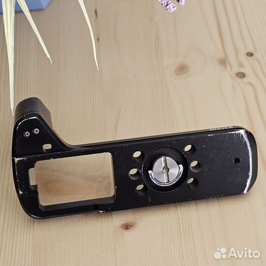 Расширитель хвата Meike для камеы Fujifilm X-T2