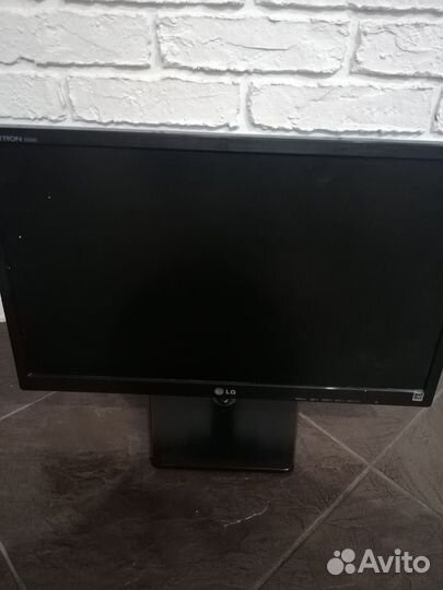 Монитор LG 24