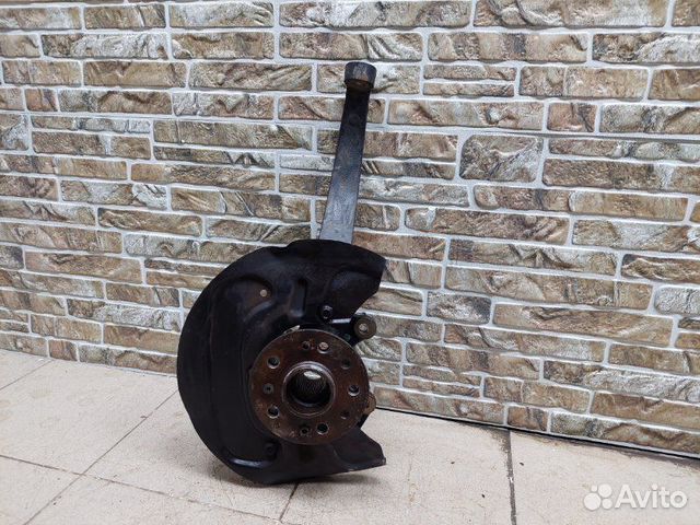 Кулак поворотный передний левый Mercedes-Benz