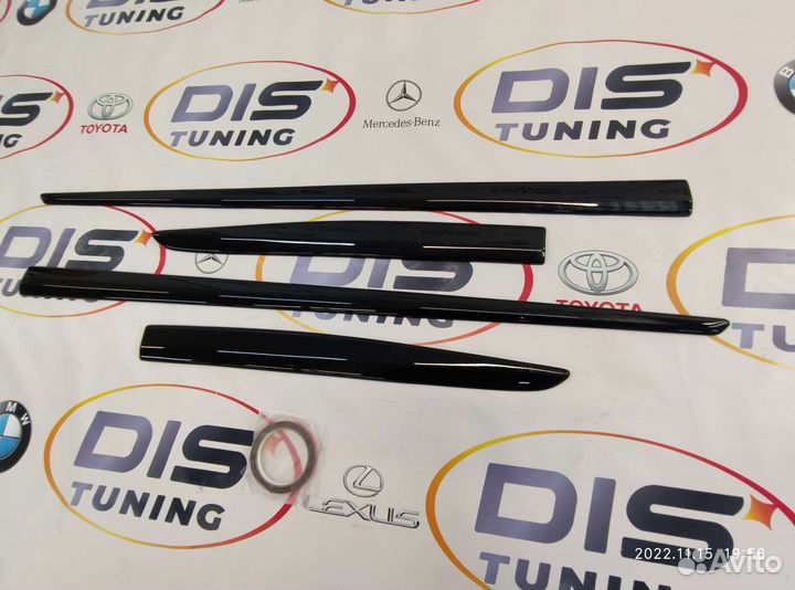 Молдинги на двери Тойота Камри 70 любой цвет